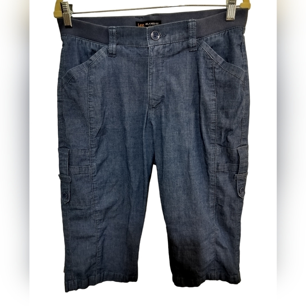 2219) Lee Mid Rise Relaxed Fit Cargo Skimmers Size 10 Medium